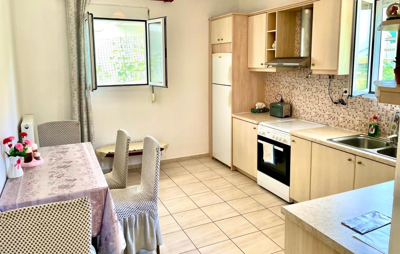 Menelaos Apartments Adelianos Kampos Extérieur photo