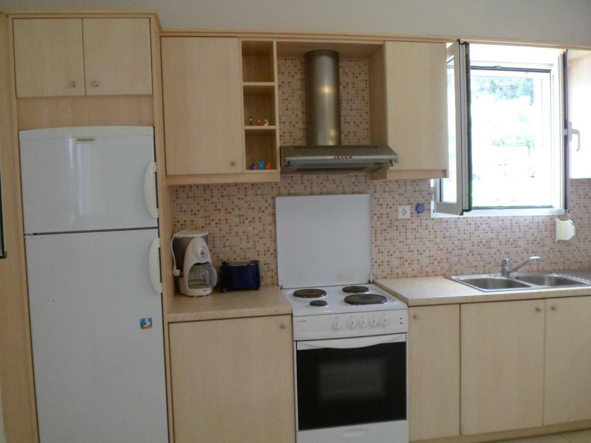 Menelaos Apartments Adelianos Kampos Extérieur photo